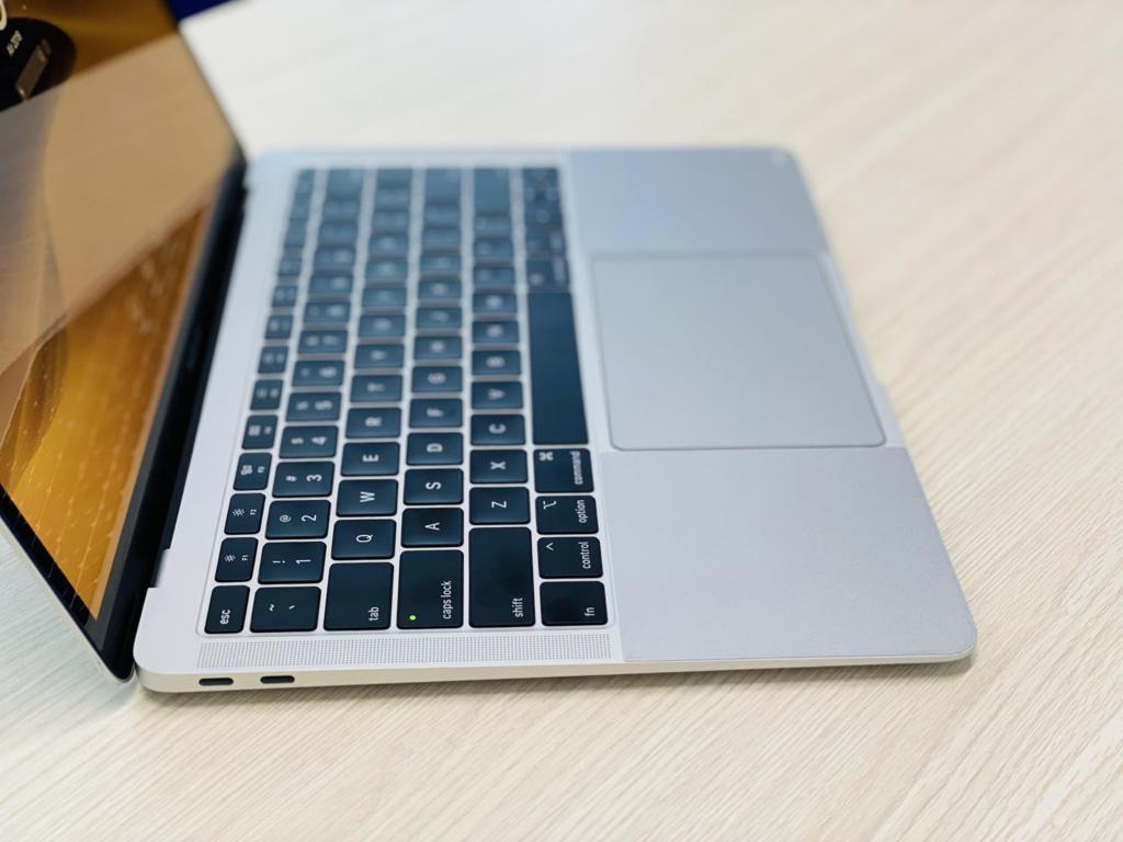 MacBook Air 2018 i5/8G/128G zin mới 99%